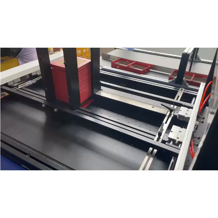 寧波全自動(dòng)畫膠機(jī)小盒組裝機(jī)